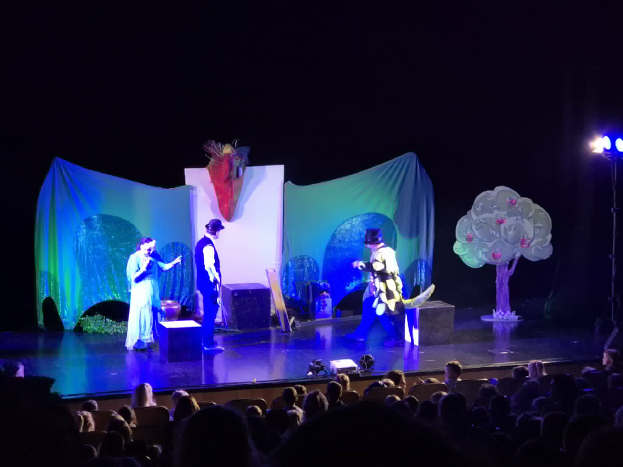 Teatralna przygoda: „Smocze opowieści” 